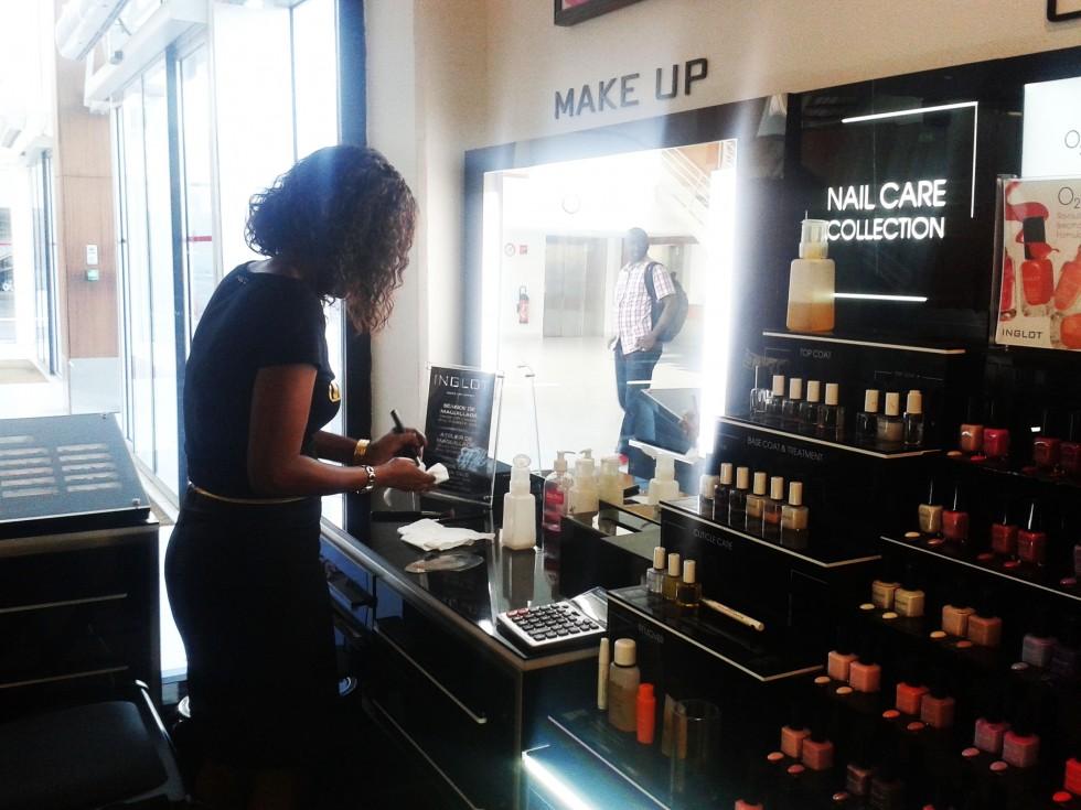 Chronique de l’Abidjanie #4: petite excursion chez INGLOT Cosmetics. inglot7
