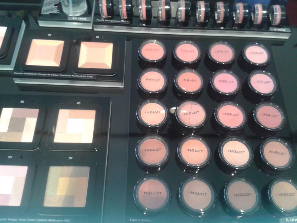 Chronique de l’Abidjanie #4: petite excursion chez INGLOT Cosmetics. 20141103_164809