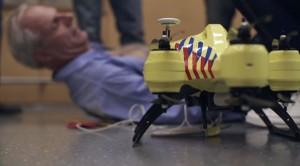  Un système de drone ambulance permettrait l'utilisation rapide d'un défibrillateur pour des patients en arrêt cardiaque.