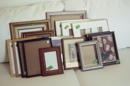 Faire une murale de cadres en 20 min Cadres de boutique de meubles usagés | Bulles + Bottillons