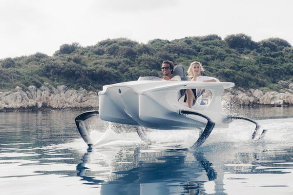 MOTEUR : Electric Hydrofoiling Quadrofoil Watercraft 2-electric-hydrofoiling-quadrofoil-watercraft