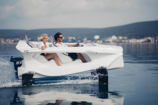 MOTEUR : Electric Hydrofoiling Quadrofoil Watercraft 3-electric-hydrofoiling-quadrofoil-watercraft