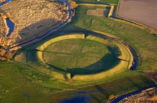 Une énigmatique forteresse Viking découverte au Danemark Une énigmatique forteresse Viking découverte au Danemark