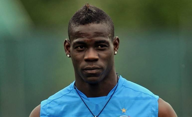 Mercato : quand Zamparini conseillait Cavani plutôt que Balotelli à Man City Mario Balotelli