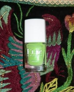 Mettez vos ongles aux couleurs du Brésil...avec les vernis Adriana et Carioca de chez Kure Bazaar! Mettez vos ongles aux couleurs du Brésil...avec les vernis Adriana et Carioca de chez Kure Bazaar!