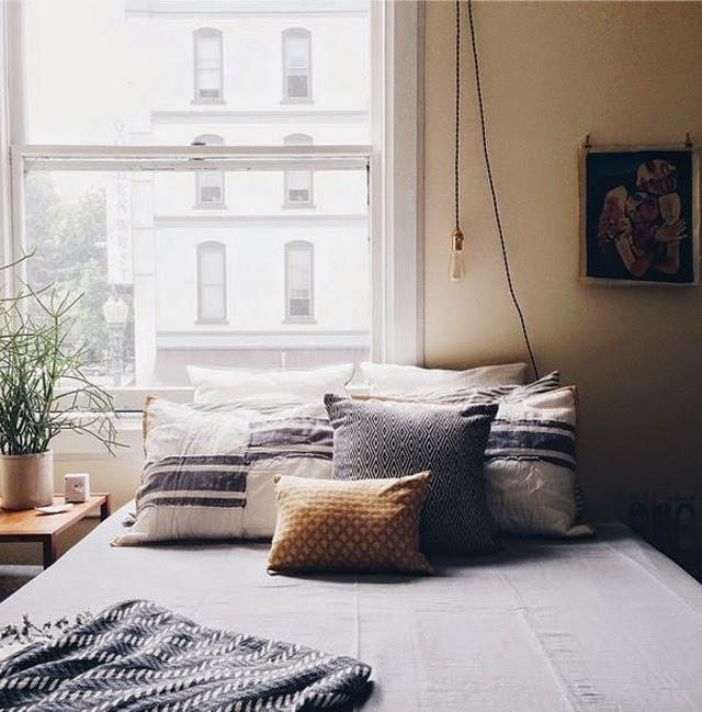 Une couleur : le gris Une matière : le bois Tendance deco couleur murs gris + bois naturel