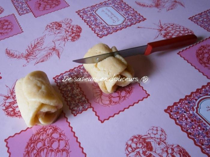 Gül Tatlisi (dessert roses) Gül Tatlisi (dessert roses)