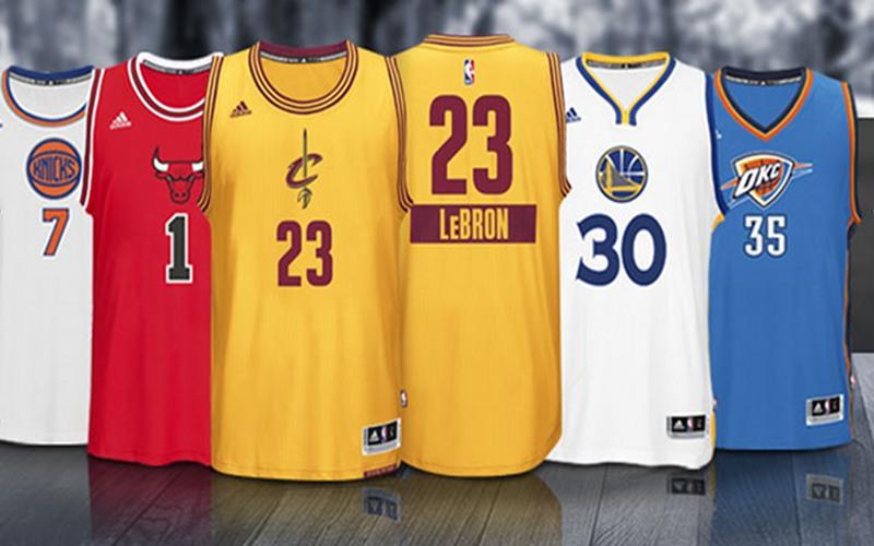 Pour Noël, les maillots NBA affichent le prénom des joueurs