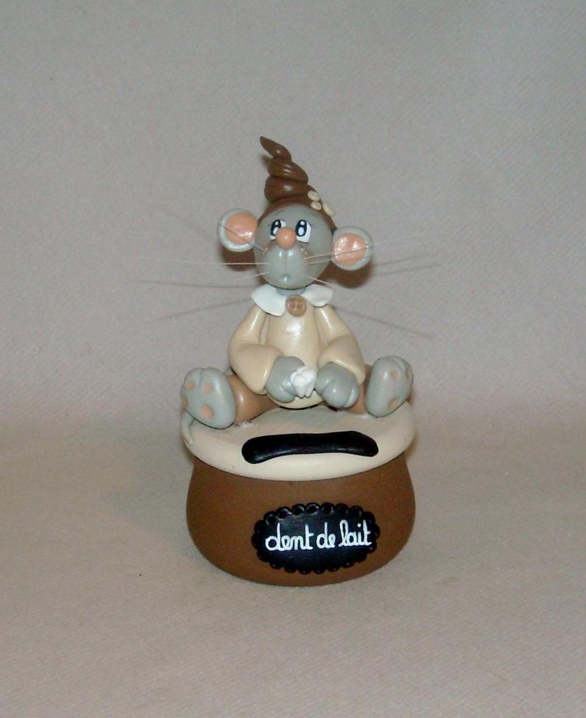 Boite à dent de lait avec p'tite souris Boite à dent de lait avec p'tite souris