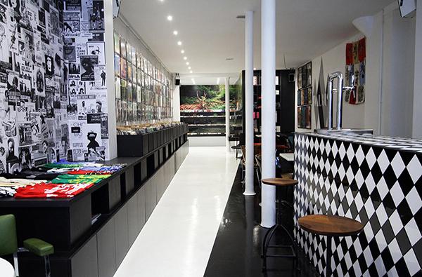 Dezzig chez Walrus Le disquaire cafĂŠ Walrus Ă Paris 10e