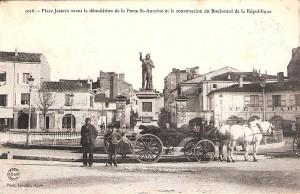 Agen, place Jasmin avant la démolition de la porte Saint-Antoine