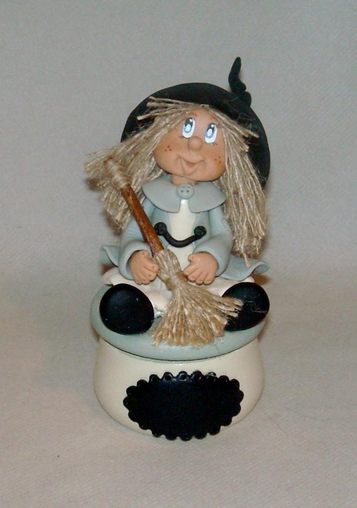 Boite à bijoux avec p'tite sorcière Boite à bijoux avec p'tite sorcière