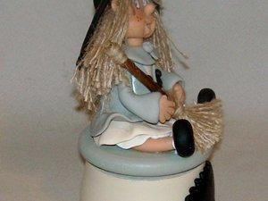 Boite à bijoux avec p'tite sorcière Boite à bijoux avec p'tite sorcière