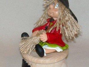 Boite à bijoux avec p'tite sorcière Boite à bijoux avec p'tite sorcière