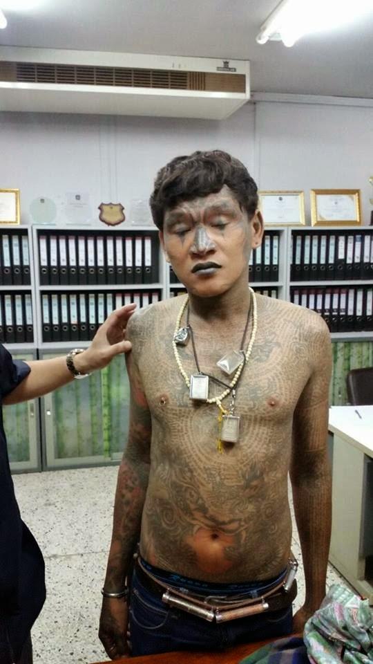 Thailande: Tatouages sacrés+ corruption de policier= case prison