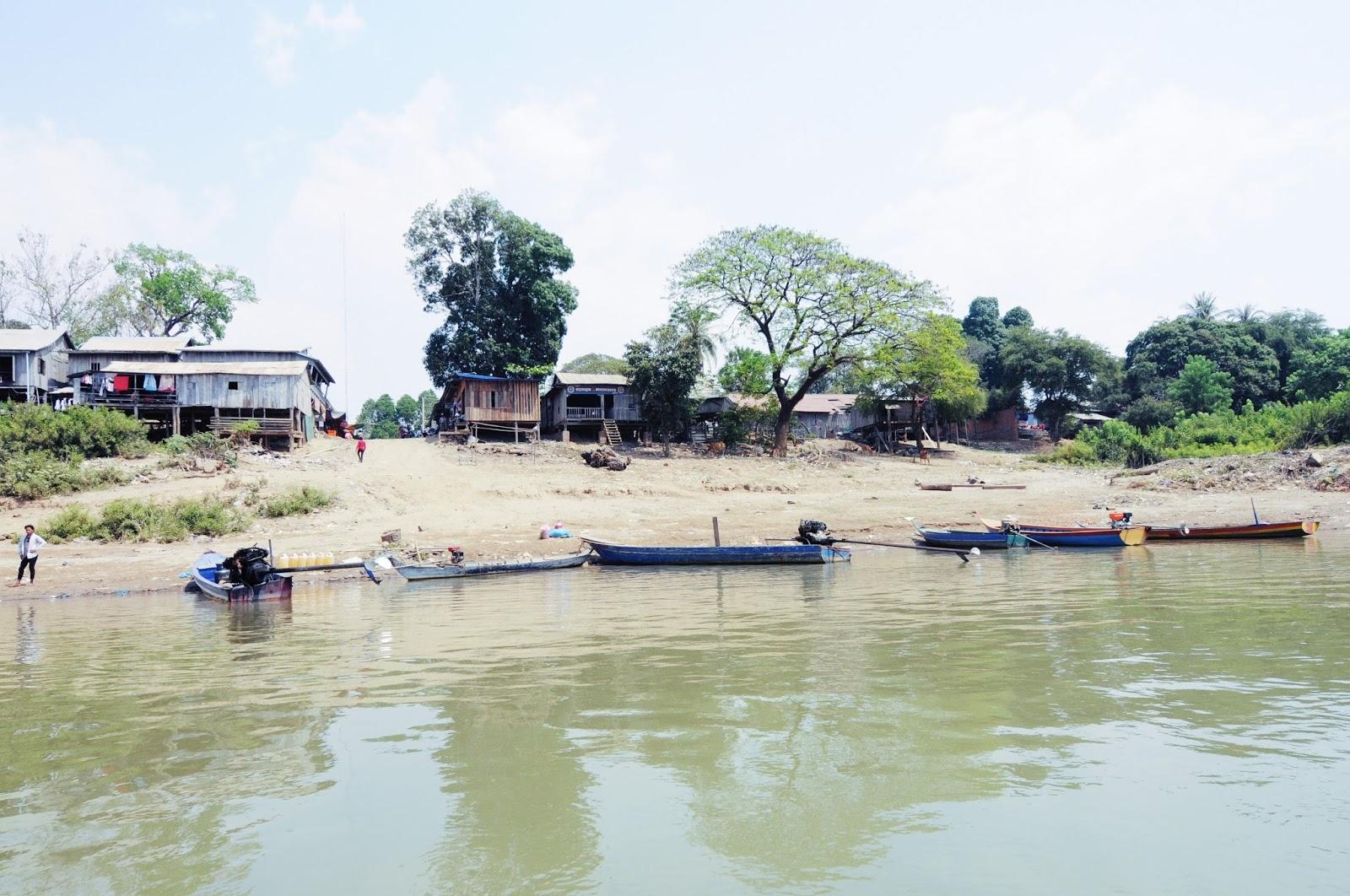 On the road 3: Koh Pdao via Sambor On the road 3: Koh Pdao via Sambor