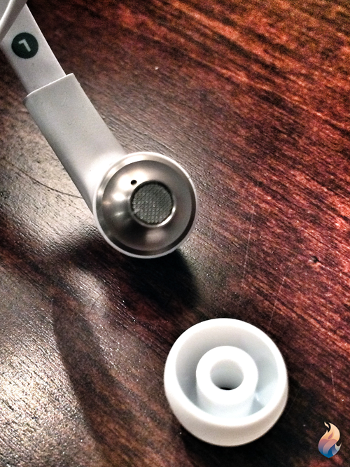 a-Jays Five: des écouteurs indémodables pour iPhone et Android a-JAYS-embout-solo