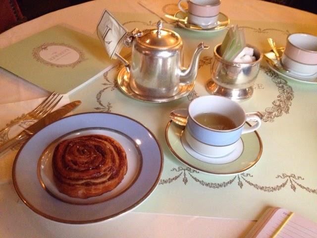 Petit déjeuner chez Ladurée Petit déjeuner chez Ladurée