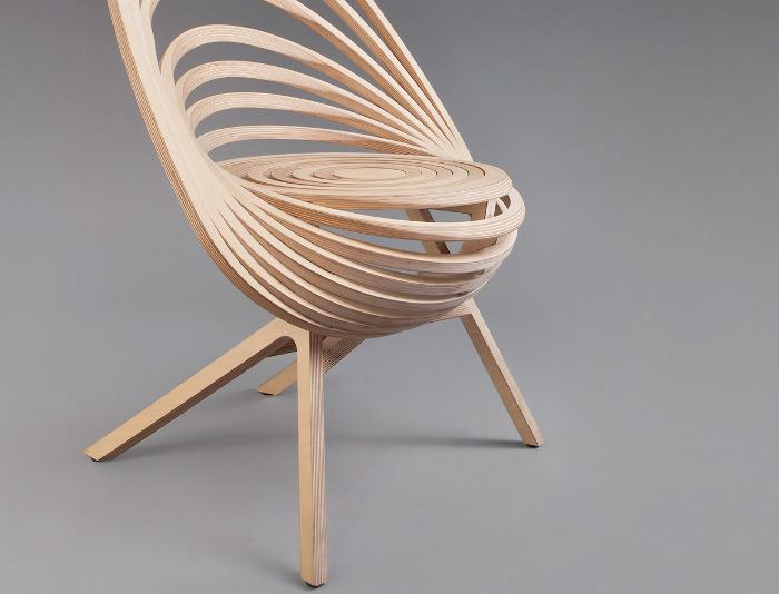 Octave le fauteuil spirale de bois par Estampille 52