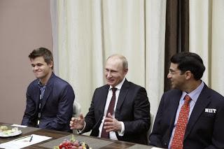 Poutine, Anand et Carlsen à Sotchi au championnat du monde d'échecs 2014 © Chess & Strategy