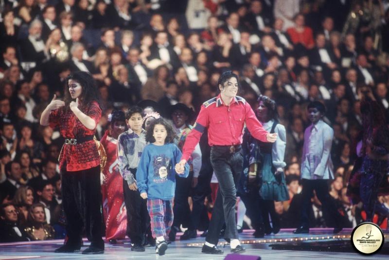 michael-performs-at-president-bill-clintons-inaugural-celebration(72)-m-17
