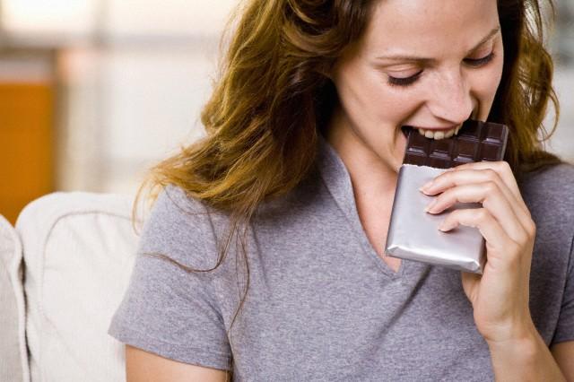 femme enceinte envie de chocolat femme enceinte envie de chocolat