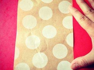 Mon calendrier de l'Avent : des petites maisons en papier Modèle que j'ai reproduit sur les papiers trouvés chez Hema