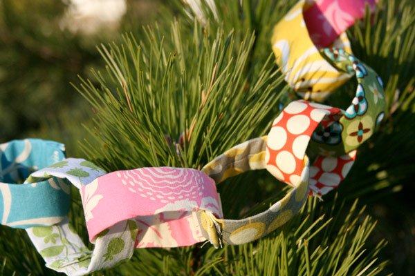 10 idées de guirlandes à coudre pour Noël guirlande chaine 10 idées de guirlandes à coudre pour Noël