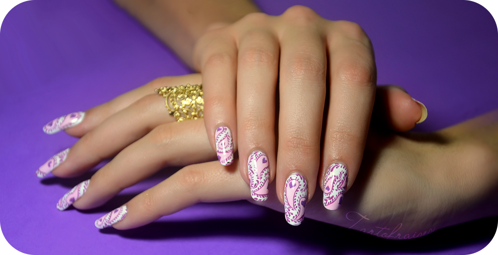 Nail Art mode : Paisley http://images.tartofraises.fr/nailart/paisley/paisley_5.png
