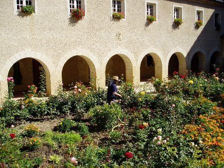 Le jardinage au monastère bo_fleurs