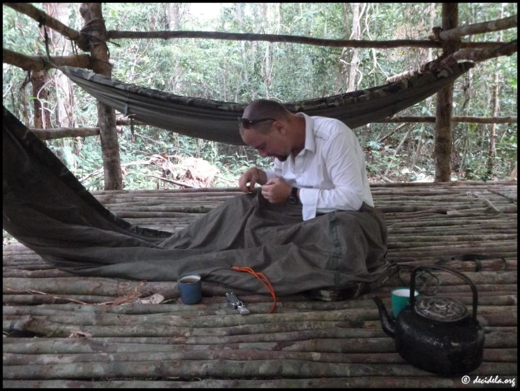 Chi Pat et le trek dans la jungle Couture dans la jungle