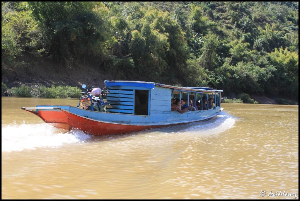 En redescendant la Nam Ou River… On the way