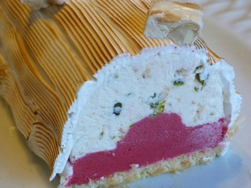 Bûche glacée nougat-framboise meringuée P1070844