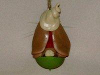 Suspension avec lapin aux couleurs de Noël en porcelaine froide Suspension avec lapin aux couleurs de Noël en porcelaine froide