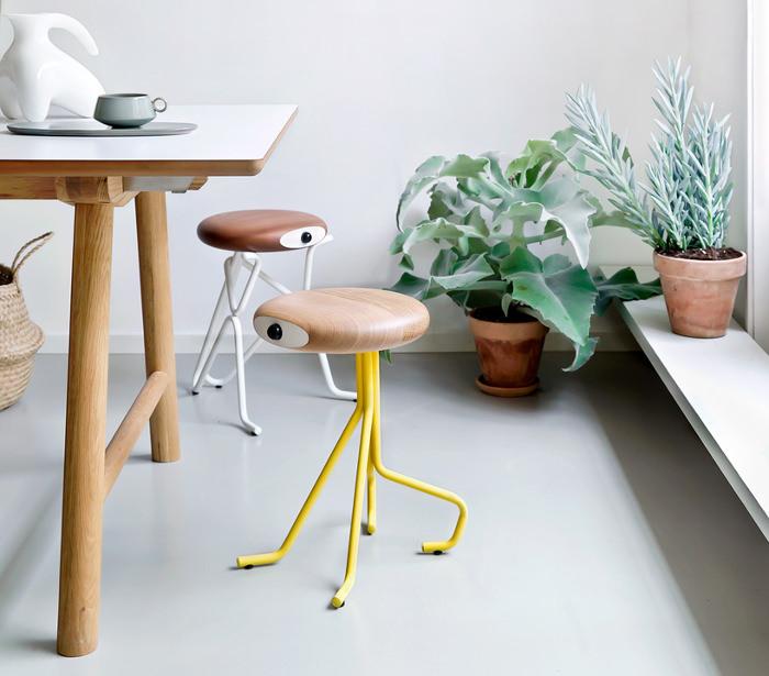Companion tabouret poétique par Phillip Grass Companion tabouret poétique par Phillip Grass