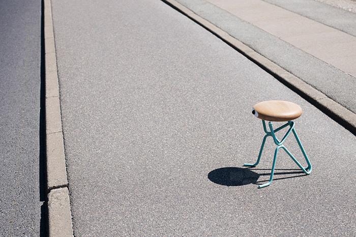 Companion tabouret poétique par Phillip Grass Companion tabouret poétique par Phillip Grass