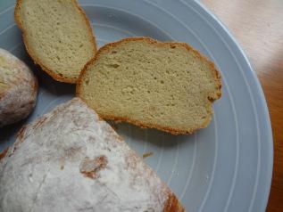 Où trouver du pain sans gluten à Paris? pain Helmut Newcake