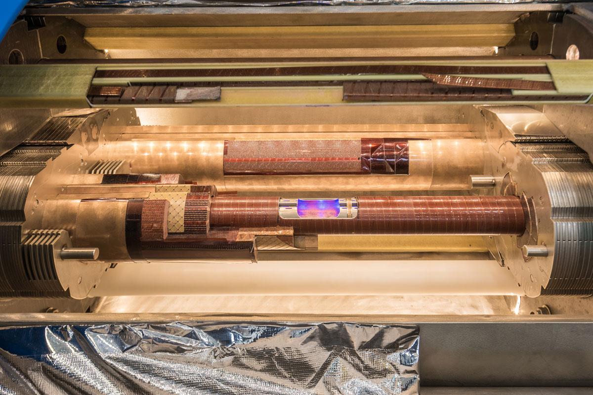 Le CERN prouve l’existence de deux particules subatomiques jamais observées jusqu’alors composant-interieur-accelerateur-particule-cern-03