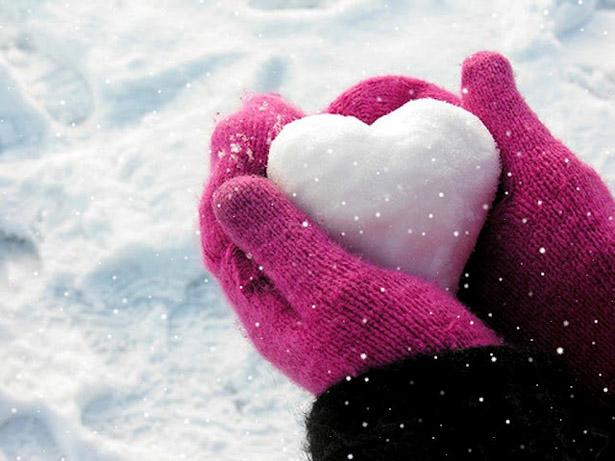 La danse hésitante des flocons de neige http://www.the-ceremonie.com/blog/wp-content/uploads/2013/02/coeur-neige.jpg