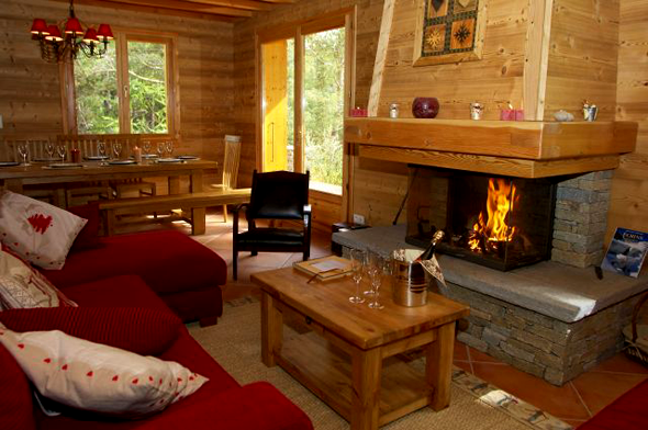 La danse hésitante des flocons de neige http://www.france-etravel.com/output/information/theme/36/chalet%20TR6%20cheminee.png