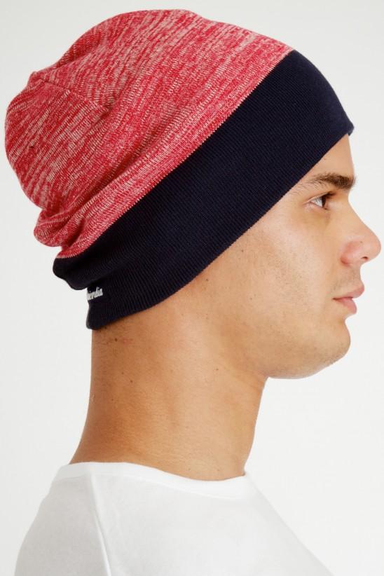 Bi color beanie, red and black.