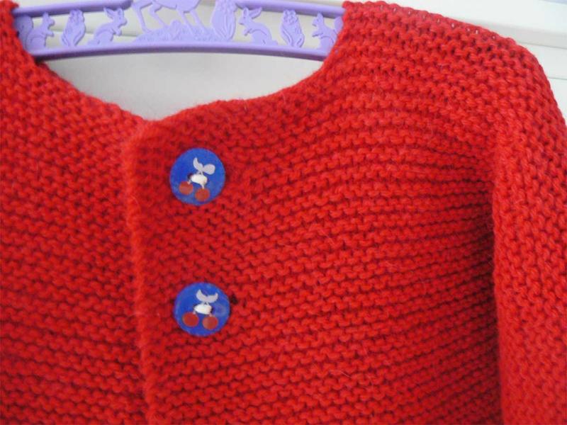 Rouge gilet-rouge-tricot-1