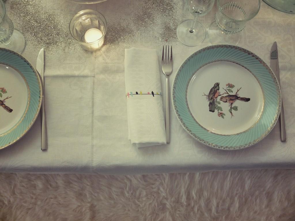 Table en fête. (surprise inside) jf7