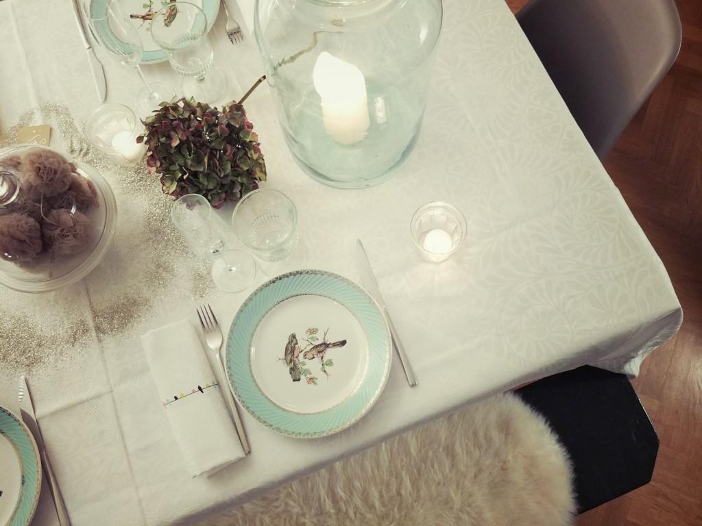Table en fête. (surprise inside) jf6