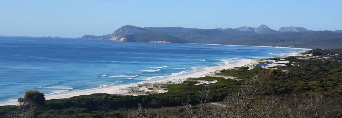 Wineglass Bay, Freycinet National Park : quand les images parlent d’elles-mêmes vue de friendly beaches tasmanie