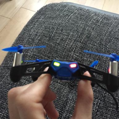 Test + Concours : MiniDrone Rolling Spider Parrot à gagner !   Recently updated !