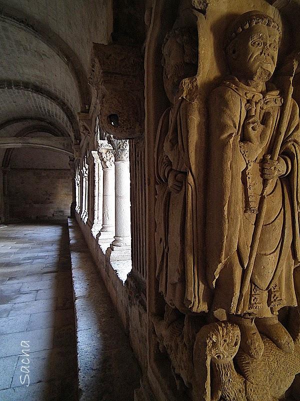 Guernsey gâche + balade à l'abbaye de Montmajour en Arles en été ou en hiver :)