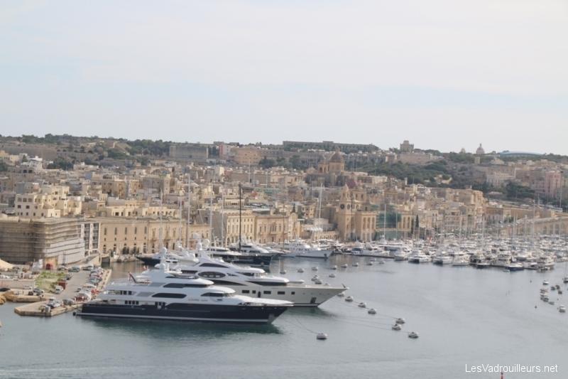 Vue sur le Grand Harbour et Vittoriosa Vue sur le Grand Harbour et Vittoriosa