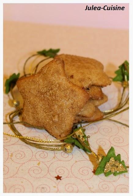 Etoiles sucrées à la cannelle {Bredele de Noël} Etoiles sucrées à la cannelle {Bredele de Noël}