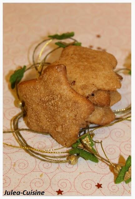 Etoiles sucrées à la cannelle {Bredele de Noël} Etoiles sucrées à la cannelle {Bredele de Noël}